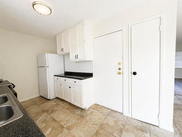 Building Photo - 409 Starling Dr