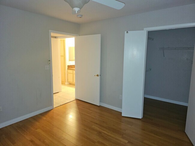 Building Photo - 1 Bedroom Condo located at Bella Club