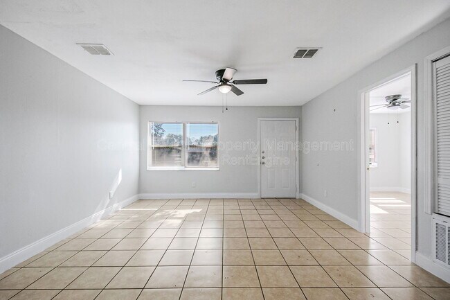 Building Photo - 21 E Celeste St