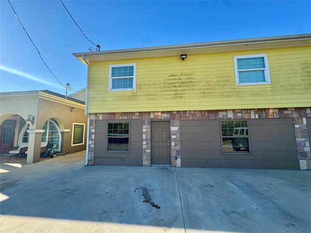 Building Photo - 5016 S I-35 Frontage Rd