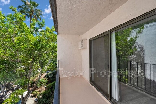 Building Photo - 6780 Friars Rd