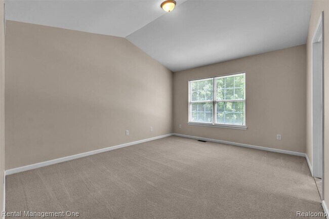 Building Photo - 41590 Mitchell Rd