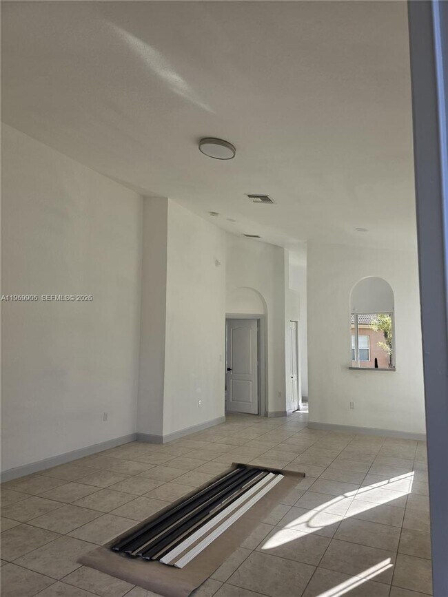 Building Photo - 3930 NE 12th Dr