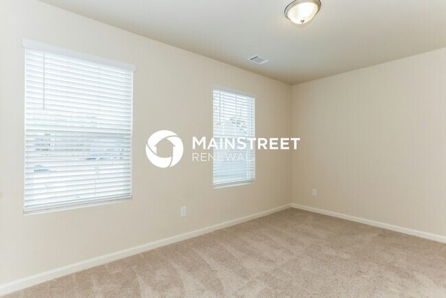Building Photo - 4 Bedroom Pet-Friendly Home in Covington, ...