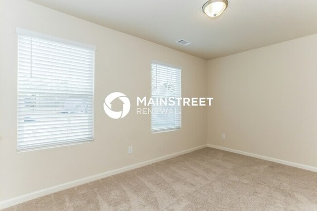 Building Photo - 4 Bedroom Pet-Friendly Home in Covington, GA with Main Street Renewal