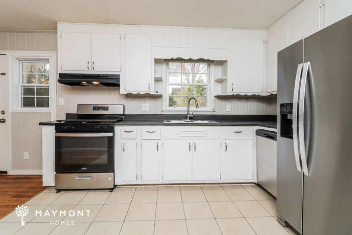 Building Photo - 1729 Hasty Rd