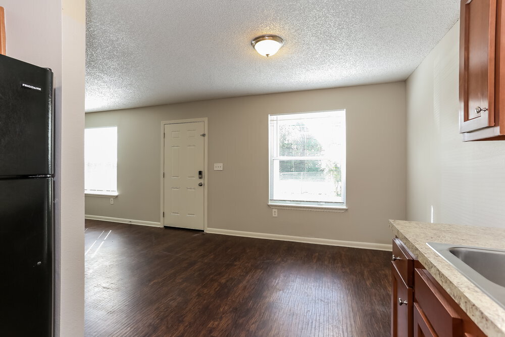 Building Photo - 1353 Palmetto St