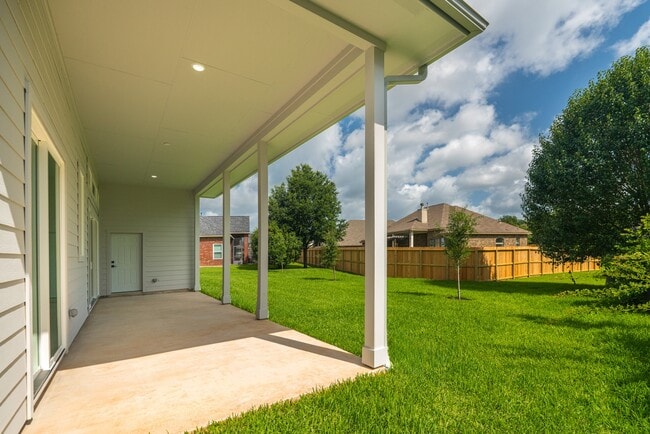 Building Photo - 624 Edgewood Dr