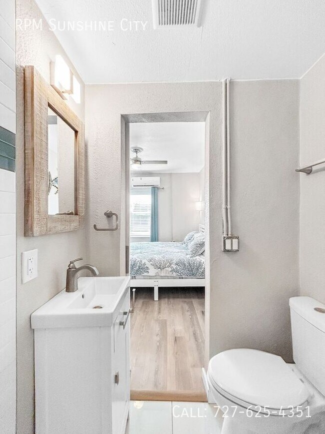 Building Photo - 14135 Palm St