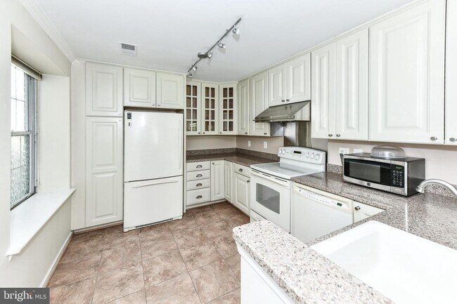 Building Photo - 2954 Yarling Ct