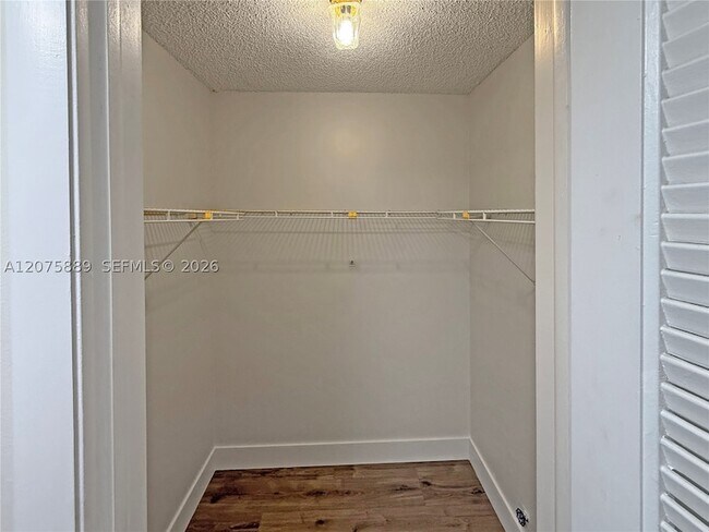 Building Photo - 995 SW 84th Ave