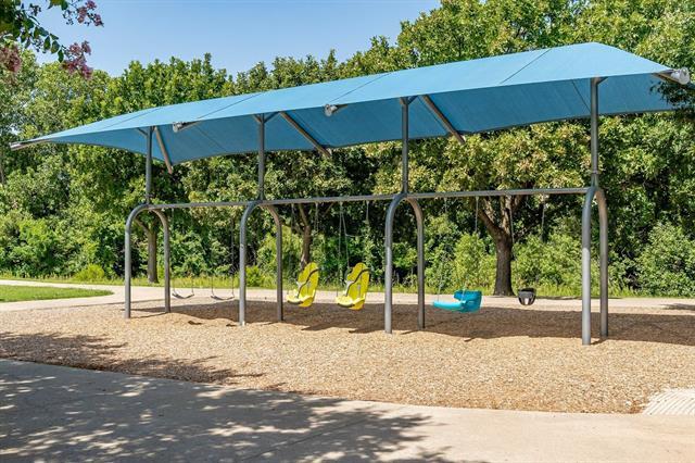 Building Photo - 9200 Warren Dr