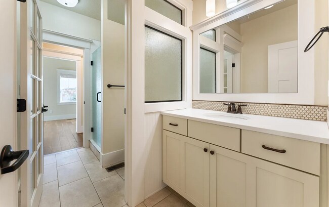 Building Photo - Beautiful 3 Bed 3 Bath home in the Heart of Eagle