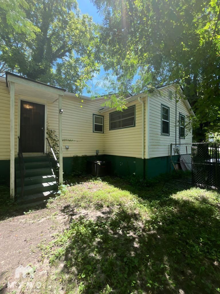 Building Photo - 2203 Tiger Flowers Dr NW