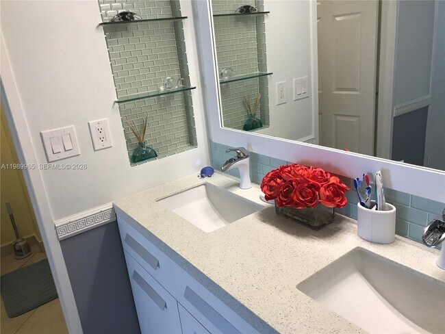 Building Photo - 290 174th St St