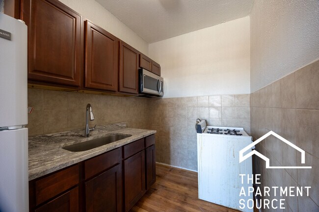 Building Photo - 2712 N Milwaukee Ave