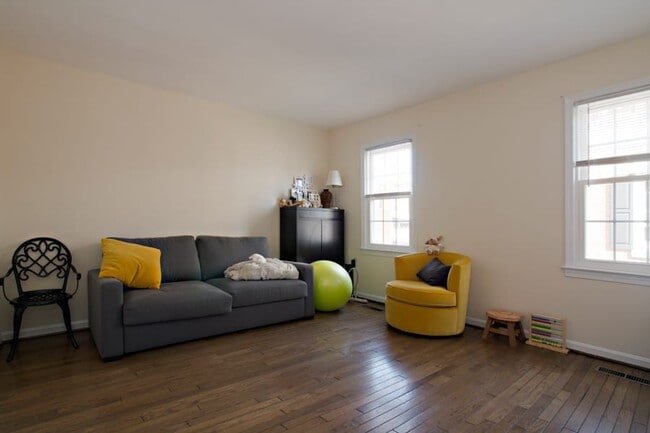 Building Photo - 1821 Biltmore St NW