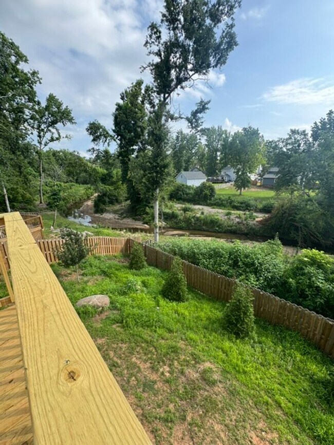 Building Photo - 499 Granite Point