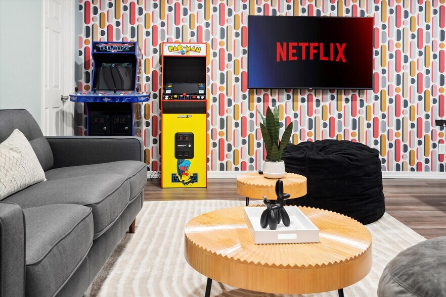 Building Photo - 952 W Plata Ave