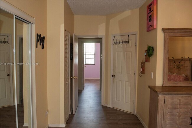 Building Photo - 11050 Conch Ct