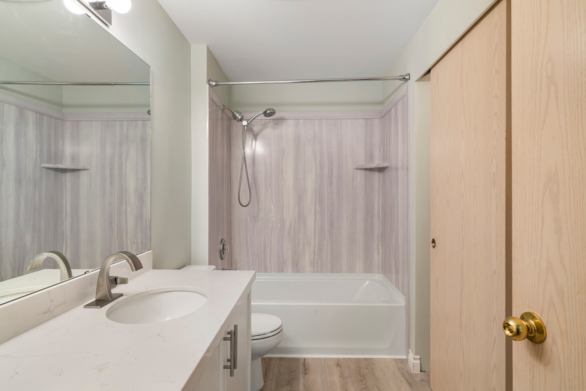 Master bathroom with quartz countertop - 9910 NE 137th St