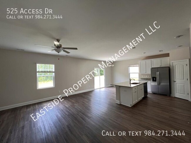 Building Photo - 525 Access Dr