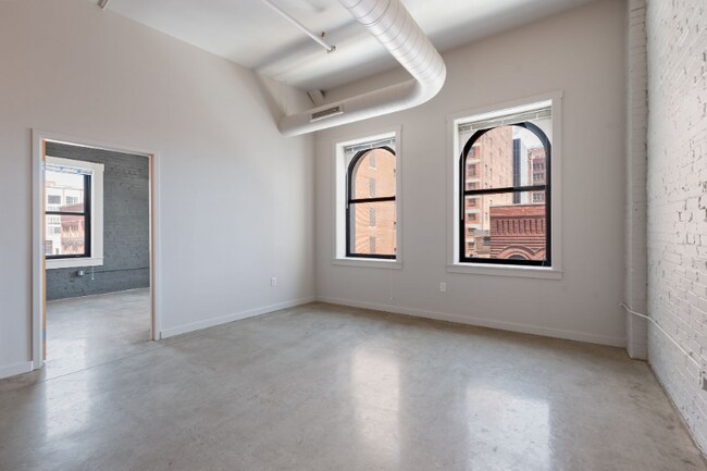 Building Photo - 1006 Olive St