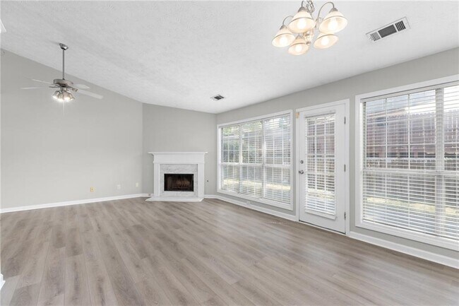 Building Photo - 2110 Racquet Club Cir NW