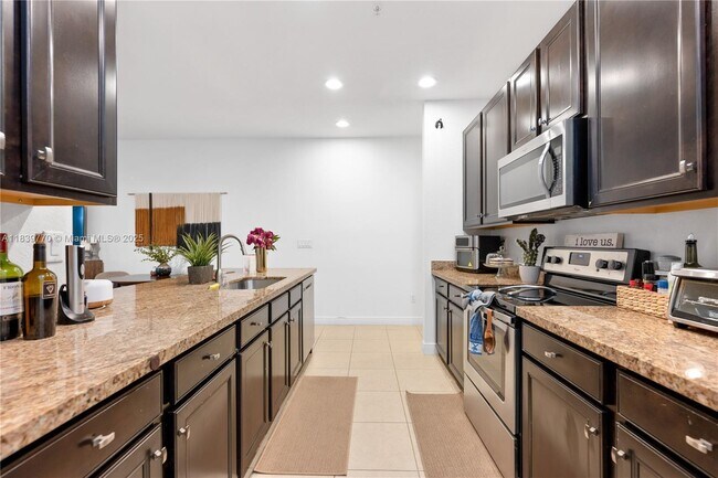 Building Photo - 1030 SW 147th Ave