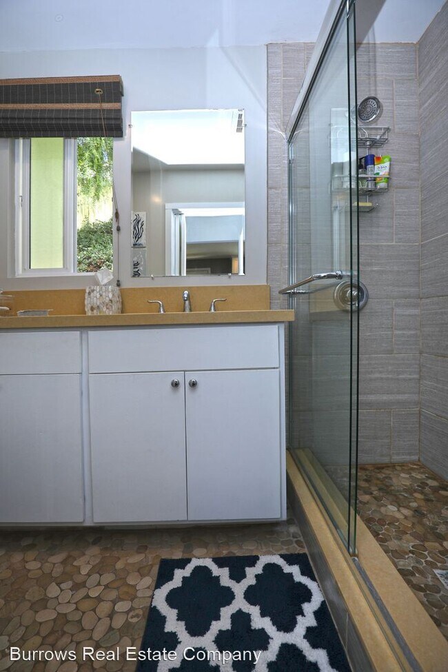 Building Photo - 2 br, 1 bath House - 2304 Varley Street