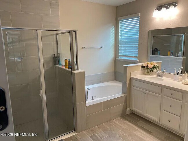 Building Photo - 122 Savita St