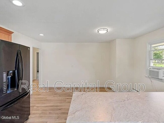 Building Photo - 309 Harlem St