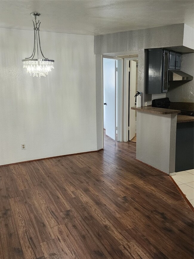 Building Photo - 10811 Richmond Ave.