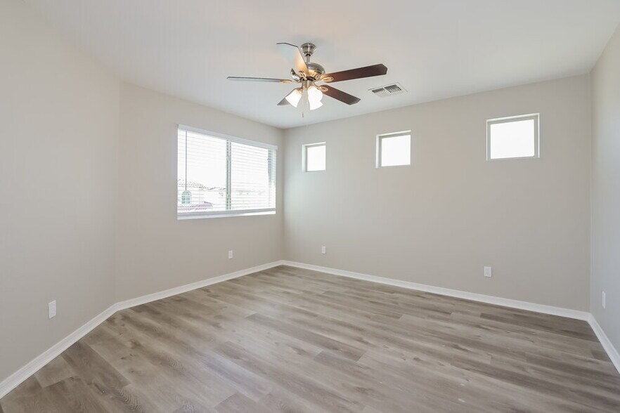 Building Photo - 134 W Camino Rancho Palomas