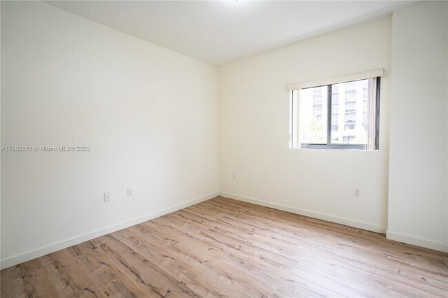 Building Photo - 300 Majorca Ave