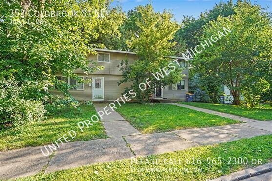 Building Photo - 352 Coldbrook St NE