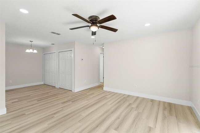 Building Photo - 123 Rae Dr