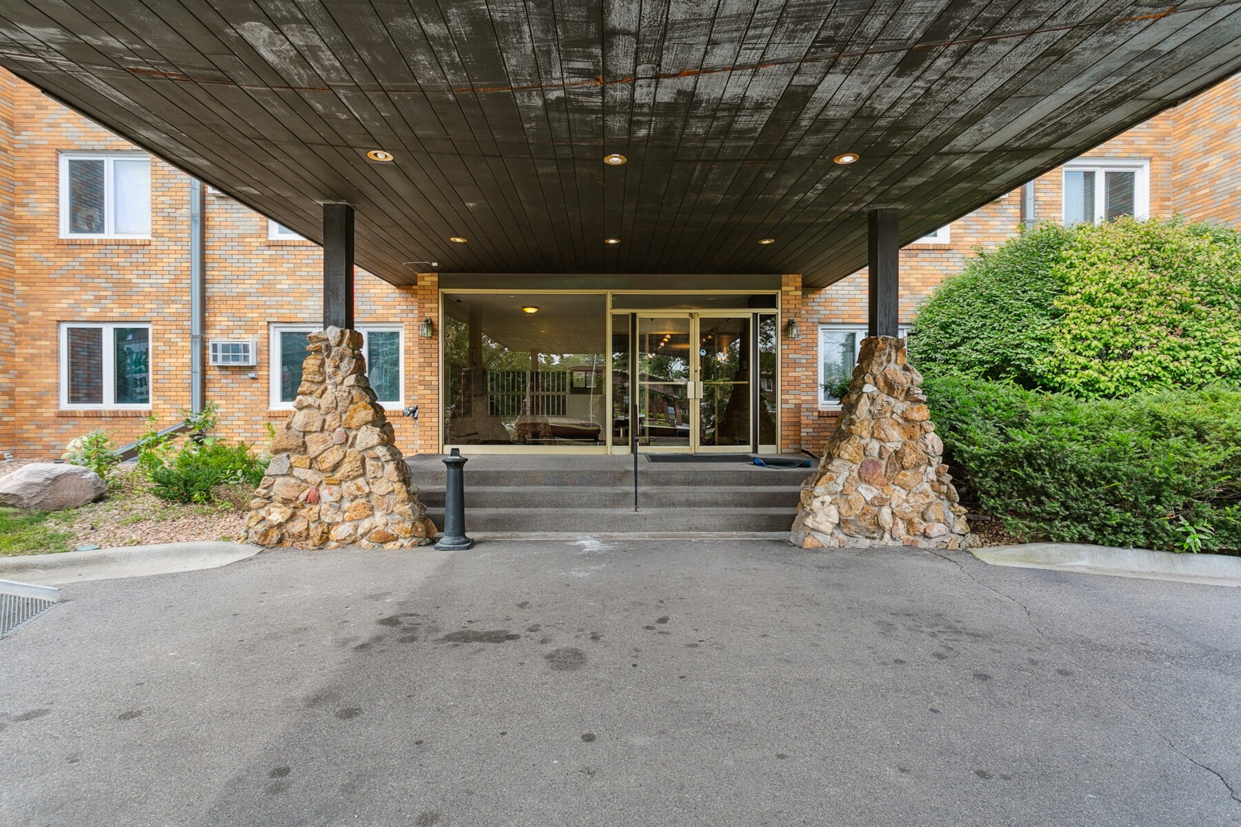 Main entrance - 3200 Virginia Ave S