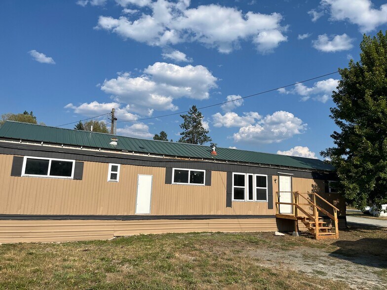 Building Photo - 1130 MT-135