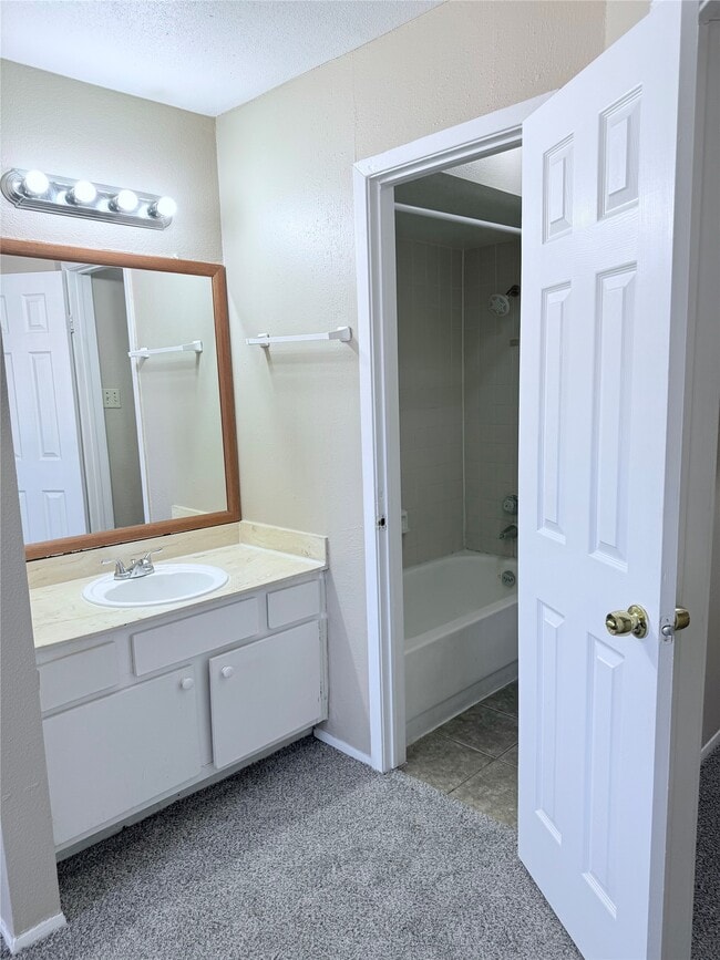 Building Photo - 12655 Ashford Meadow Dr