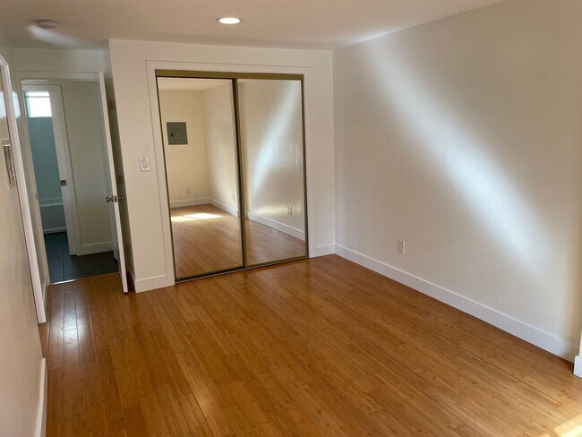 Building Photo - 1445 Echo Park Ave