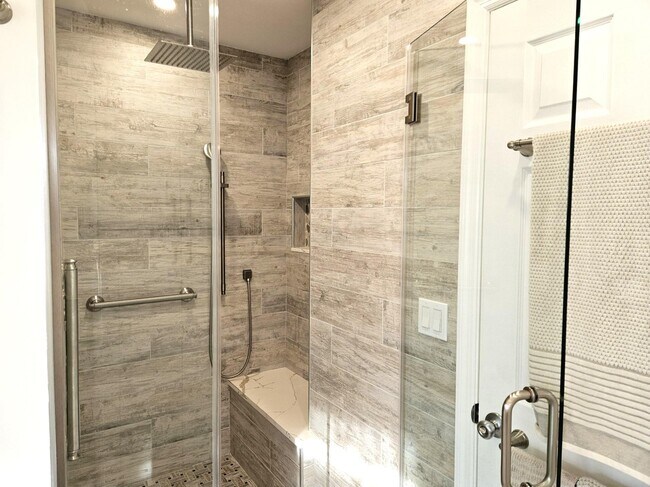 Building Photo - 1275 The Esplanade