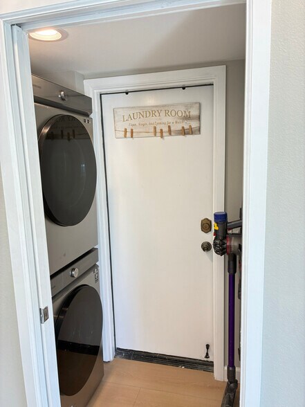 Building Photo - 2 Firecrest Ln