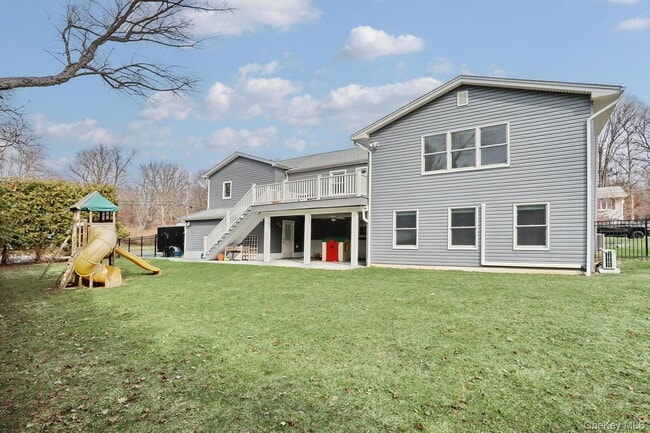 Building Photo - 6 Hemlock Ln
