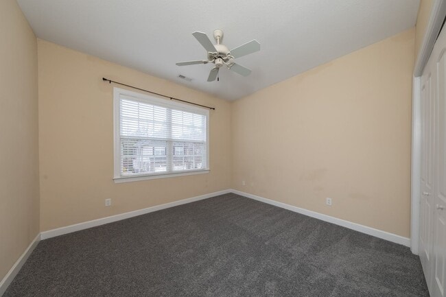 Building Photo - Golf course views in Braemar Creek 3 beds