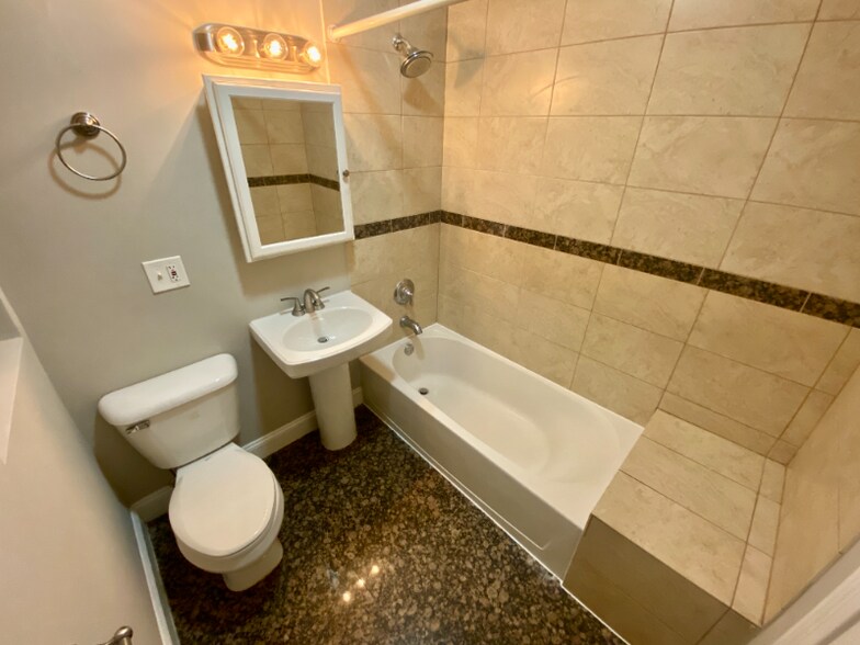 Building Photo - 6557 S Minerva Ave