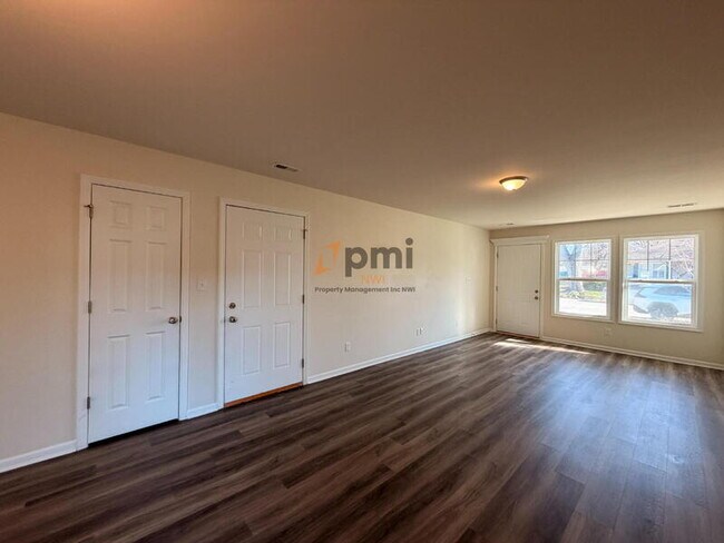 Building Photo - 122-124-124 Park Ave