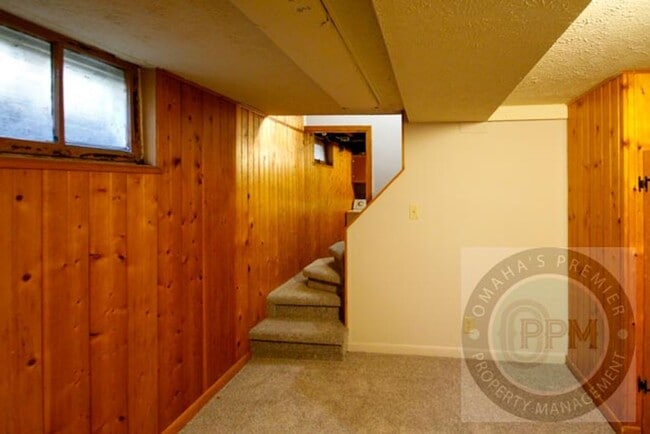 Building Photo - Spacious 4bd/2Ba Home