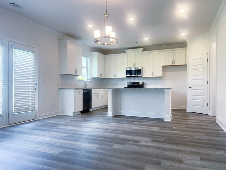 Building Photo - 3796 Lockaby Way