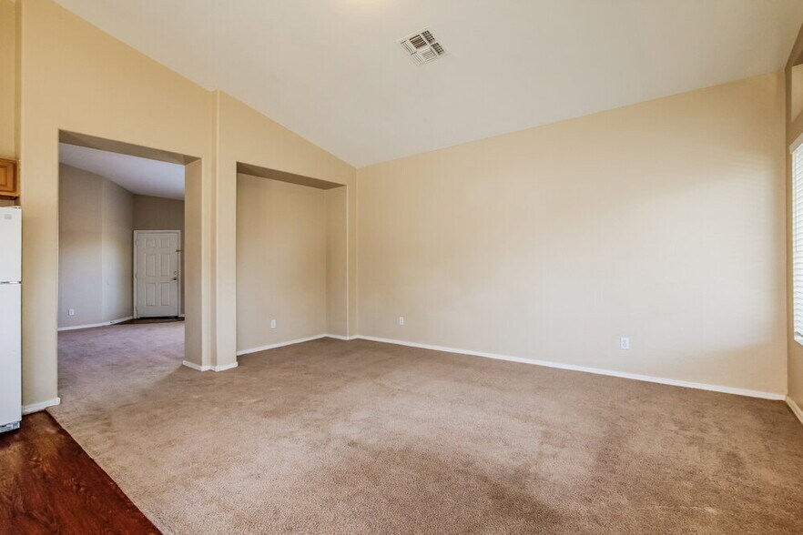 Building Photo - 13425 W Gelding Dr